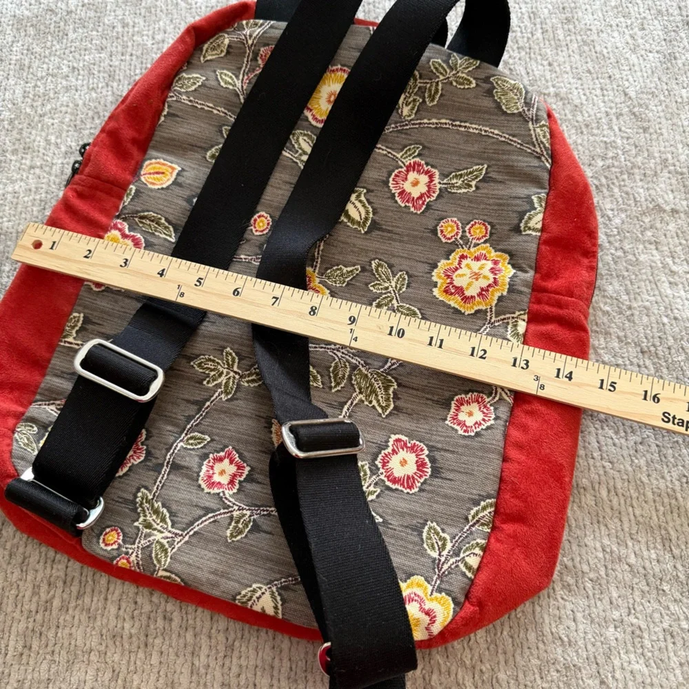 Madison Handbags Floral Backpack‎ Red Trim Tapestry Print